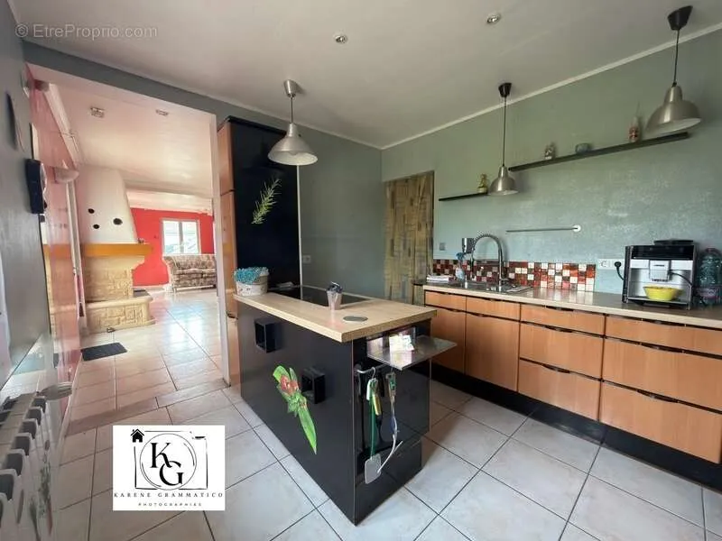 Cuisine - Maison Individuelle avec Terrasse et Jardin Calme