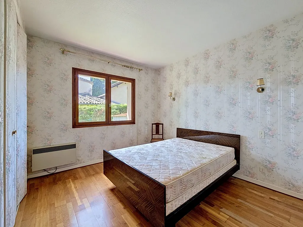 Chambres - Maison de Plain-Pied avec Jardin à Drémil-Lafage