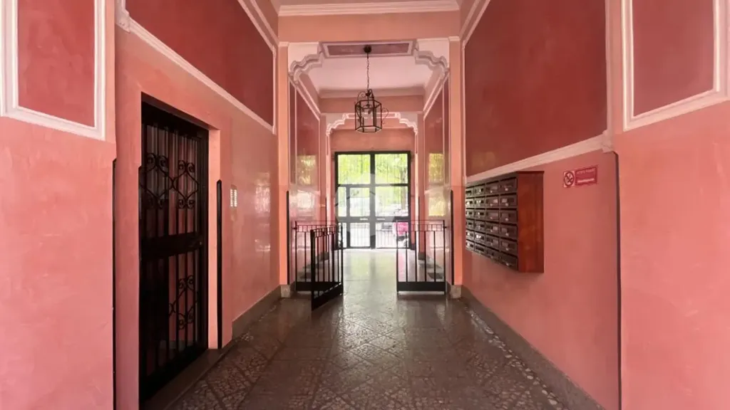 Esik - Armed Trilocale with Garden in Milan