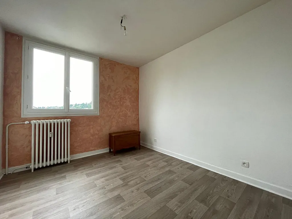Rooms - Converted 3-Bed Flat with Garage in Nice