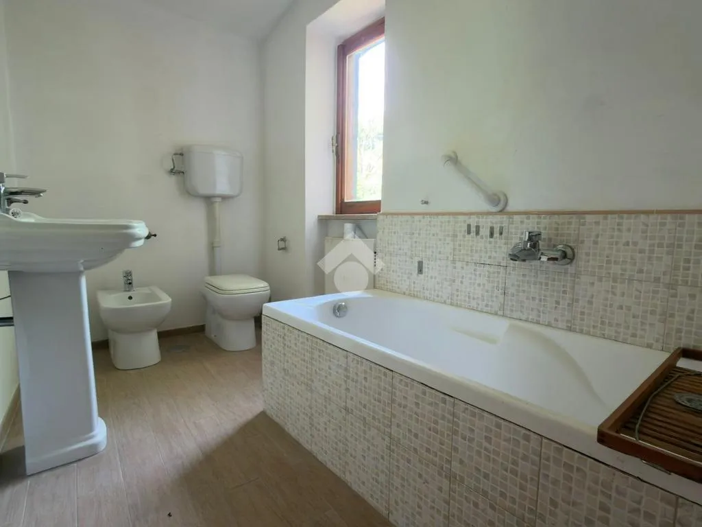 Salles de bain - Bifamiliare with Private Garden in Rocca Priora