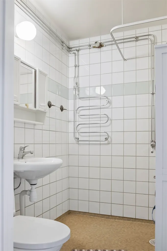Bathrooms - Two-Bedroom Flat with Glazed Balcony in Oxelösund