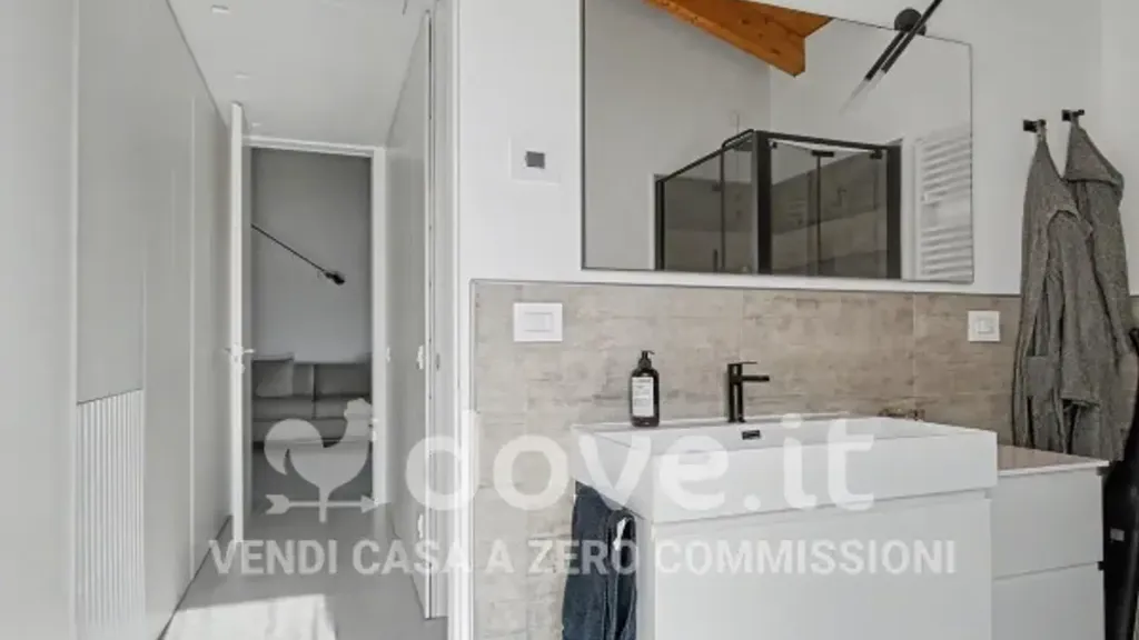 Vannitoad - Modern Apartment with Balcony in Vertova