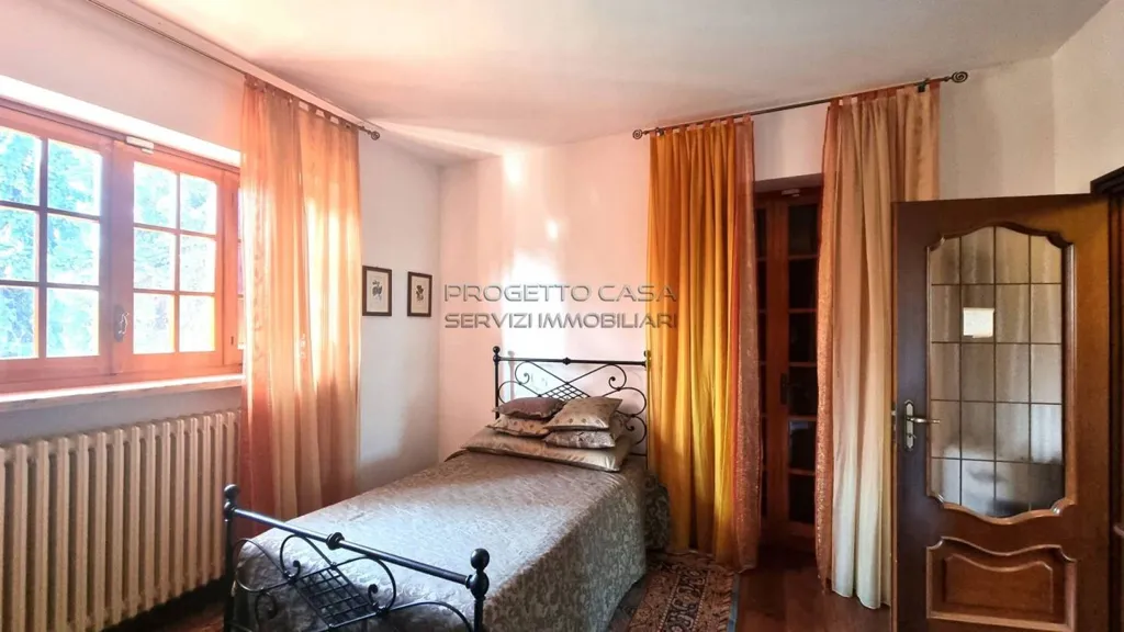 Chambres - Semi-detached Villa with Garden in Bra