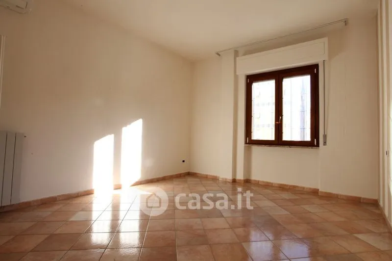 Rooms - Rearranged Apartment with Balcony in Grosseto