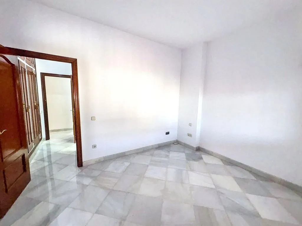 Esik - Chalet with Pool in Mairena del Alcor