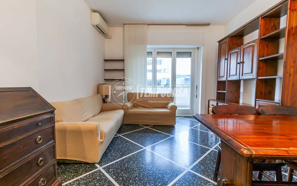 Séjour - Trilocale with Balcony in Milan's Isola