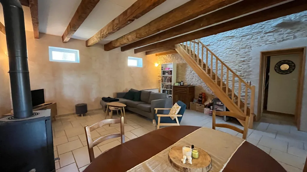 Salle à manger - Maison Rénovée avec Balcon à Cortevaix