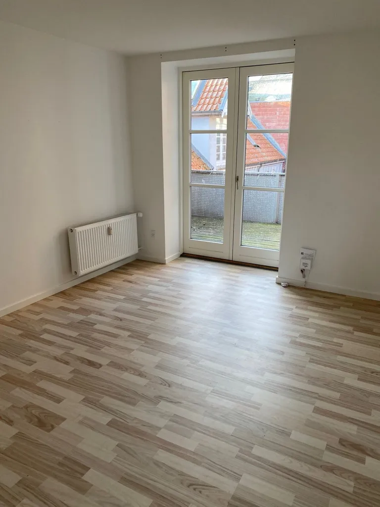 Pièces - Recently Renovated City Flat with Balcony