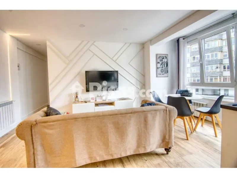Elutuba - Reformed Apartment with South Orientation in Santander