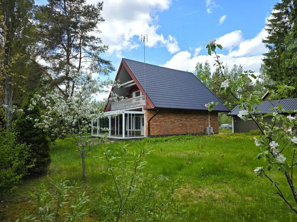 Välivaade - Modernised House with Balcony and Sauna in Helsinki