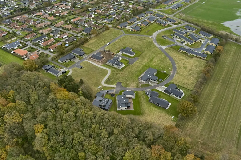 Õhuvaade - Year-Round Plot with 5G Coverage in Almind
