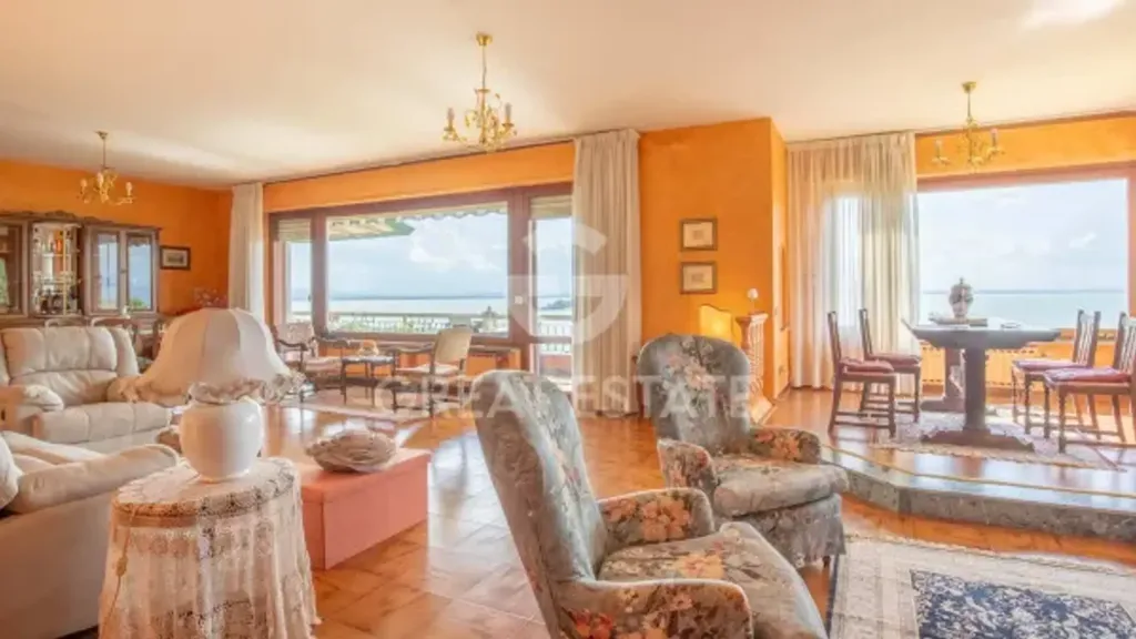 Living Room - Villa with Lake View in Magione