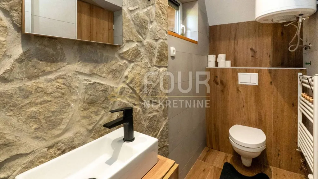 Salles de bain - Rustic House with Jacuzzi in Vrhovine