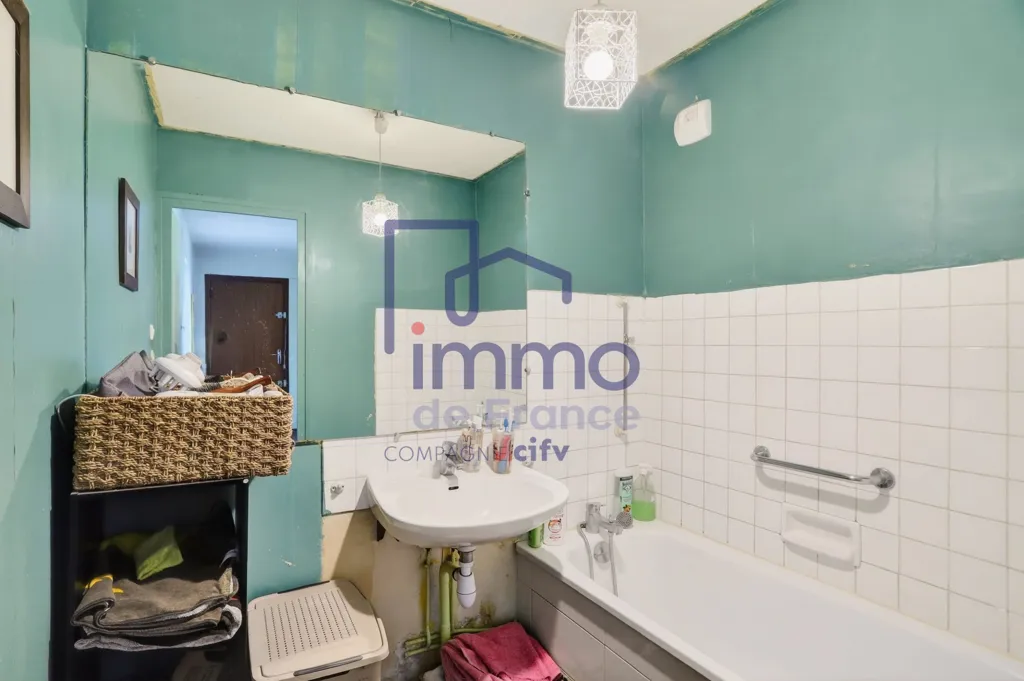 Bagni - Flat with Balcony in Caluire, Montessuy