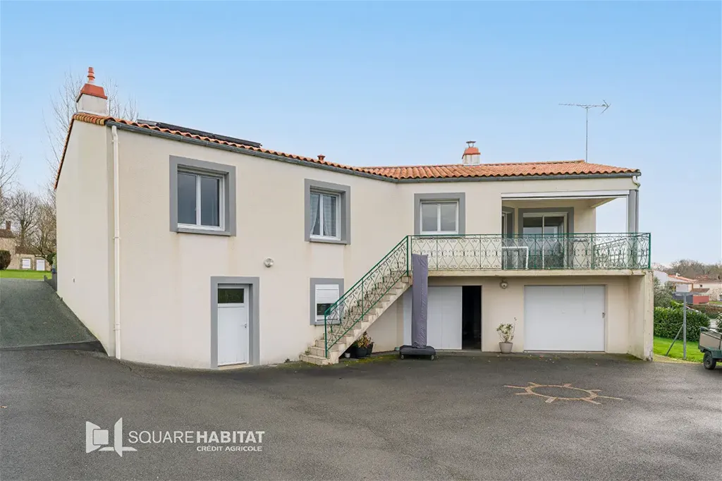 Extérieur - Maison de Campagne avec Sous-Sol à Bellevigny