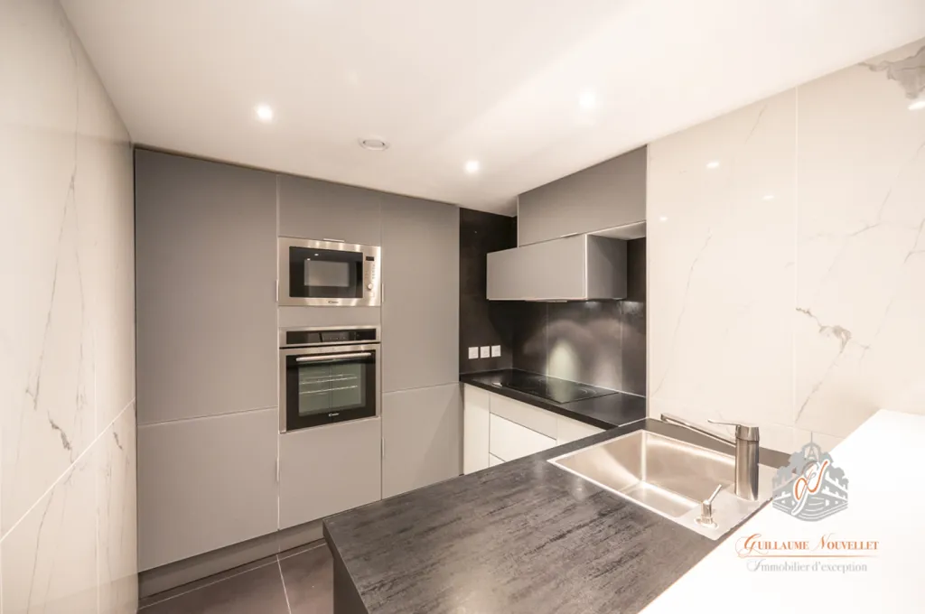 Cuisine - Appartement Luxueux avec Parquet Versailles à Paris