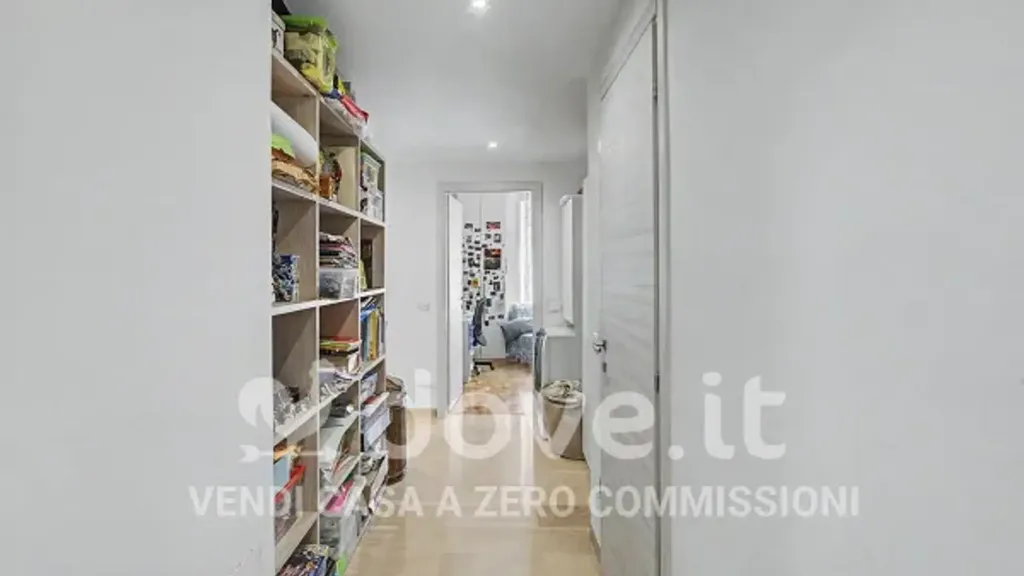 Rooms - Spacious Apartment with Balcony in Bresso