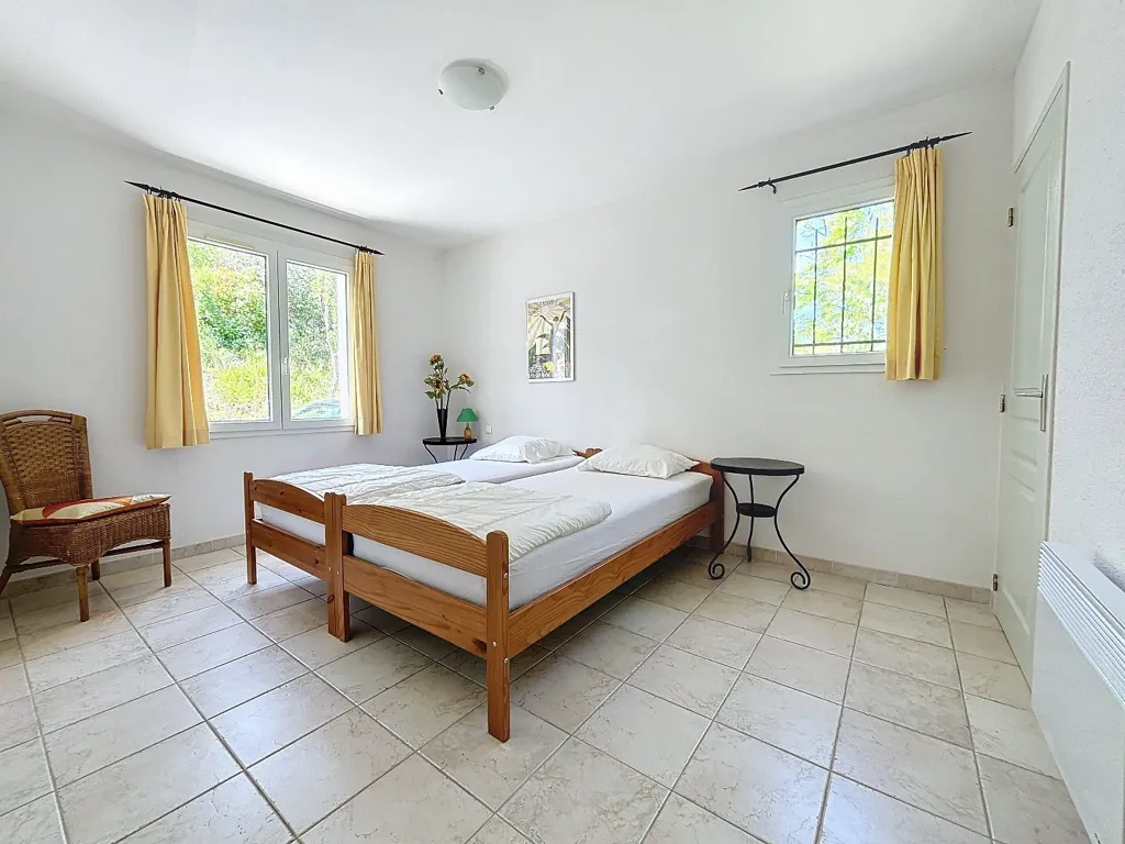 Chambres - Villa d'Architecte avec Piscine dans un Environnement Calme