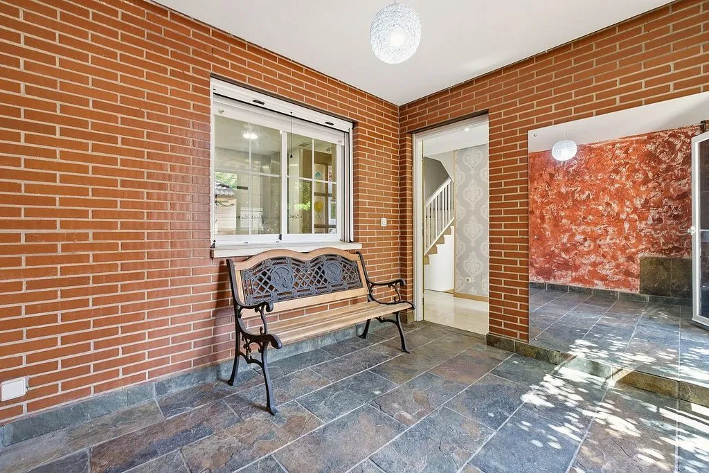 Esik - Terraced House with Pool in Rivas Centre