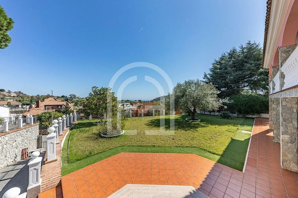 Giardino - Chalet with Sea Views in Mas Ram, Badalona