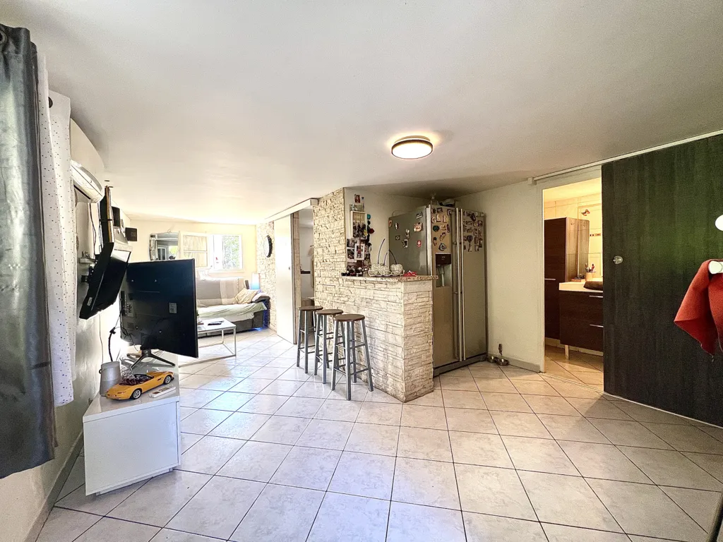 Séjour - Maison avec T2 Indépendant et Garage à Château-Gombert