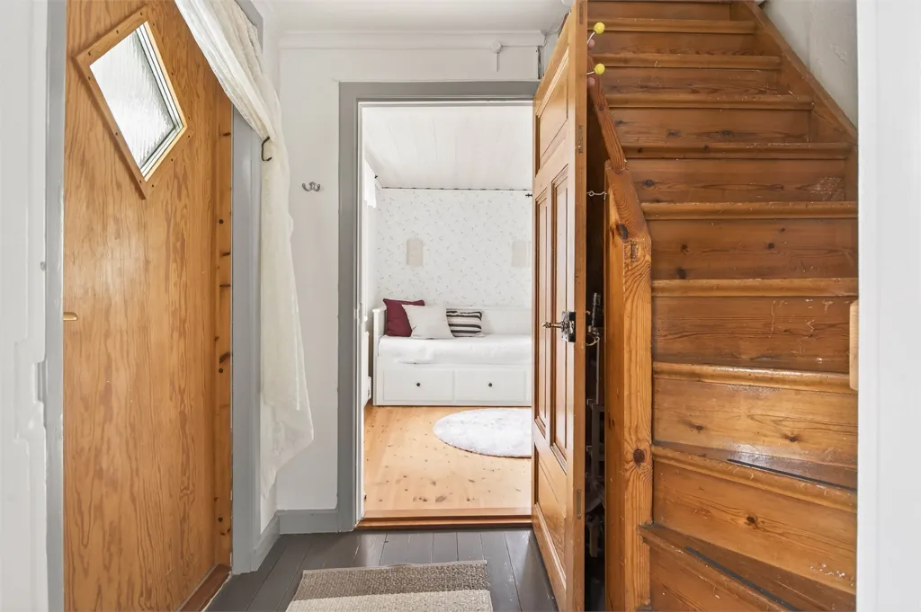 Pièces - Renovated Holiday Home with Pool in Ängby