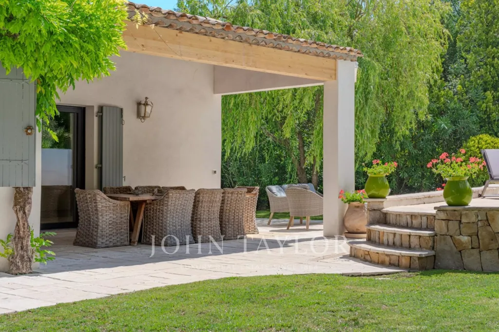 Terrasse - Villa Provençale avec Piscine à Châteauneuf-Grasse