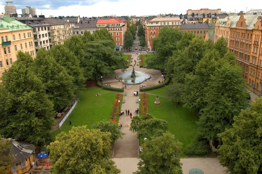 Vue aérienne - Apartment with Two-Aspect Light on Södermalm