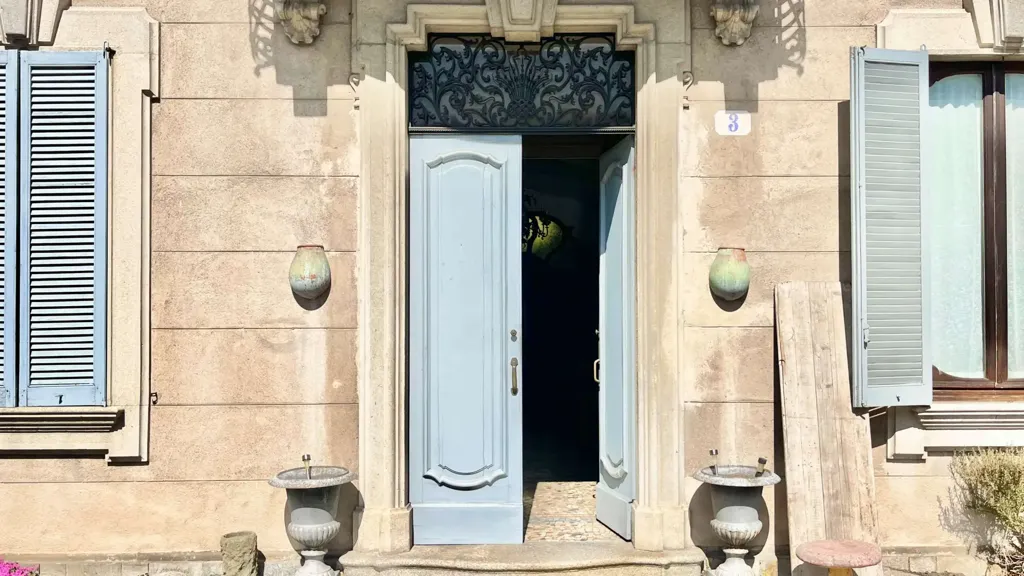 Exterior - Historic Villa with Private Garden in Intra
