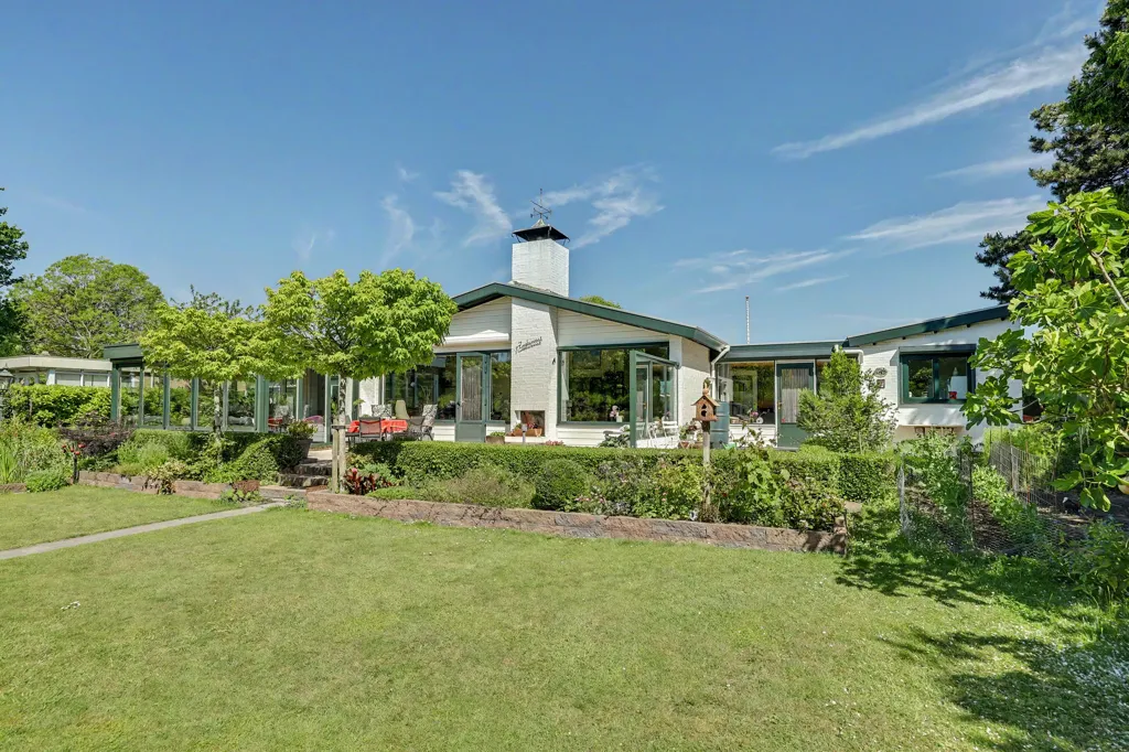 Aed - Modernised Bungalow with Garden in Kortgene