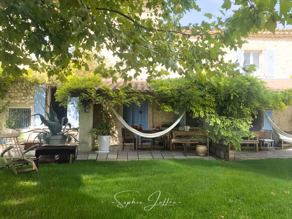 Terrass - Restored 18th-Century Farmhouse with Pool in Réauville