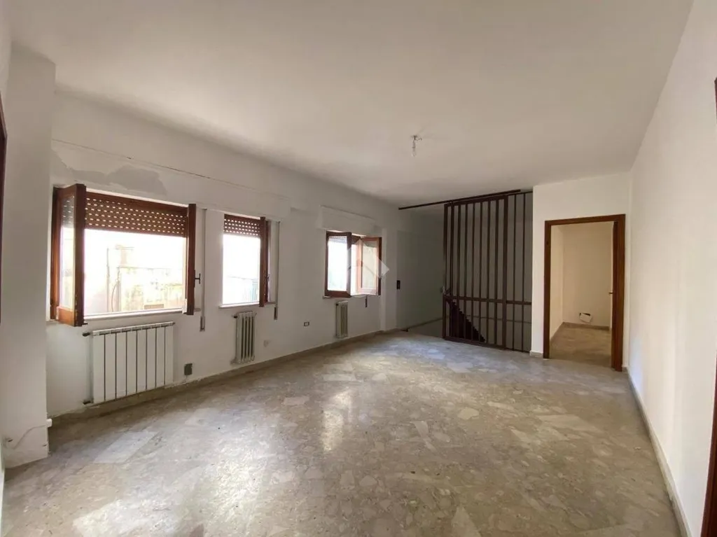 Toad - Office Space with Balcony in Marsala