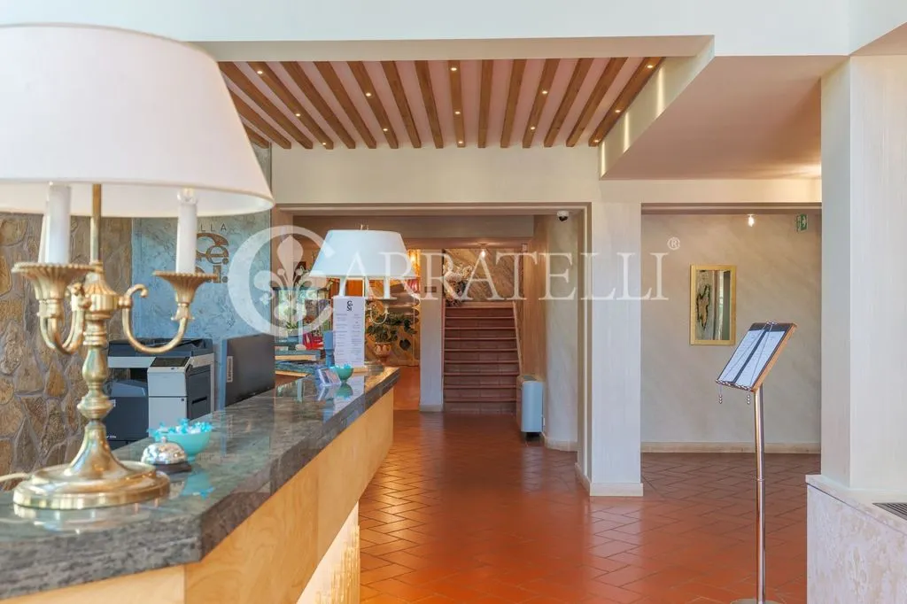 Esik - Luxury Hotel with Private Park in Chianti