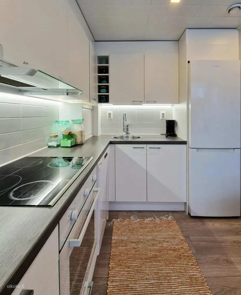 Köök - Renovated Studio with Saimaa View in Kahilanniemi