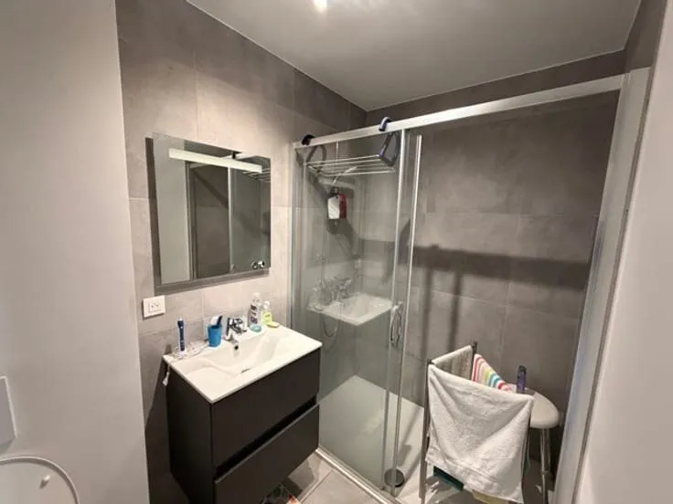 Salles de bain - Appartement Moderne 2 Chambres avec Balcon à Oupeye