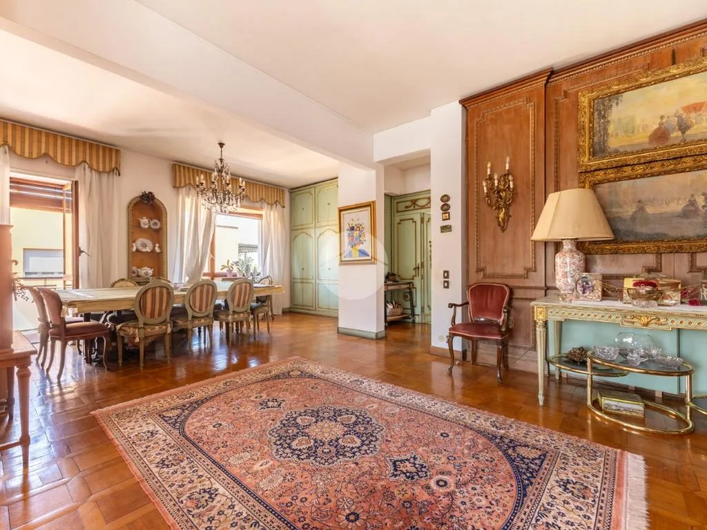 Living Room - Penthouse with Park Views in Ardeatino