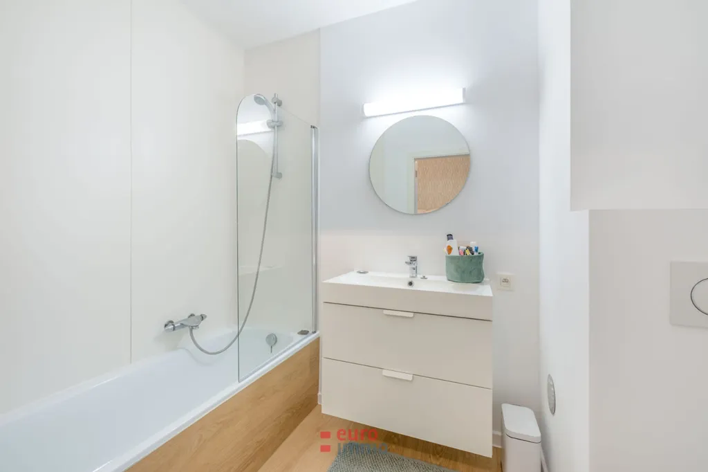 Salles de bain - Studio avec Slaaphoek et Terrasse dans un Cadre Calme