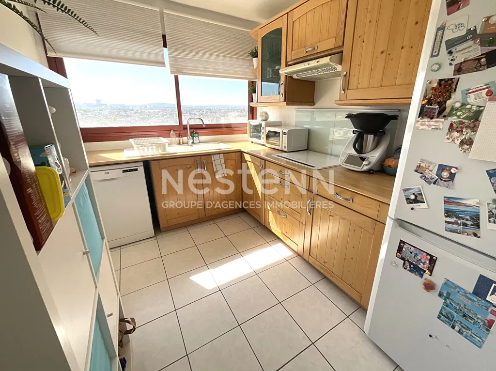 Cucina - Bright 3-Piece Apartment with Balcony in Houilles