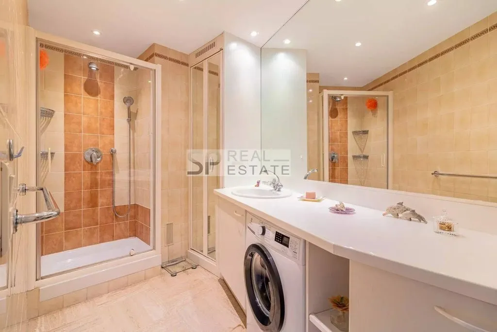 Vannitoad - Luxury Apartment with Sea View in Cannes