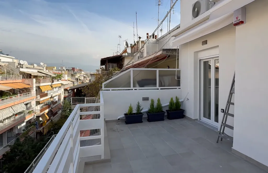 Balcon - Flat with Front Layout in Thessaloniki