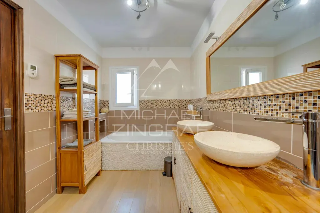Vannitoad - Villa with Sea View in Ensues-la-Redonne