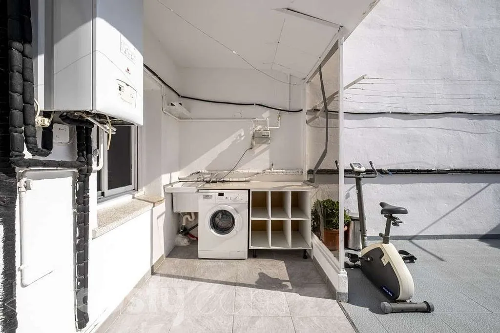 Buanderie - Apartment with Terrace in Ca n'Anglada, Terrassa