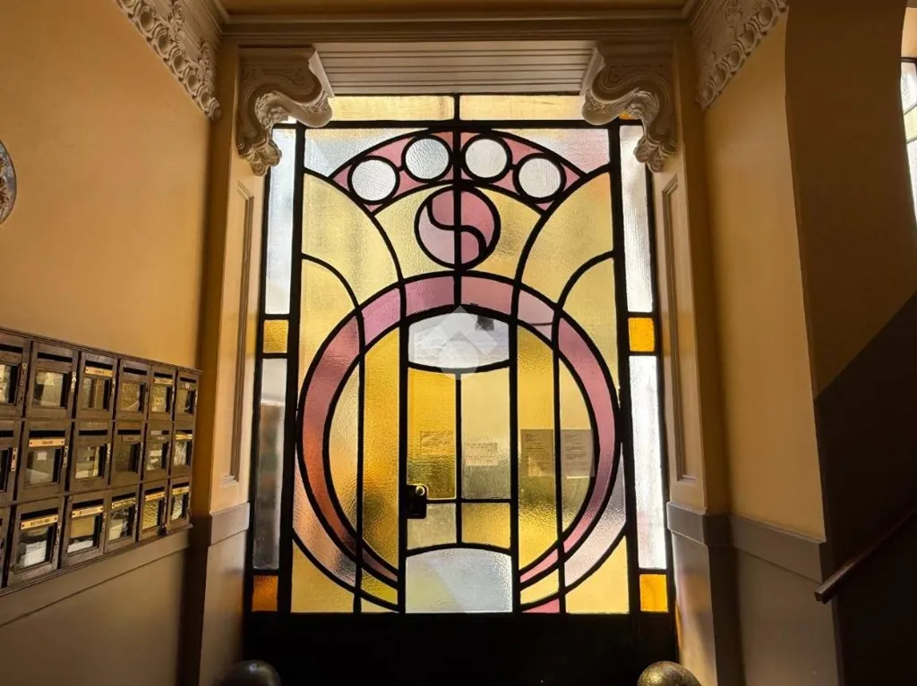Entrée - Liberty Style Flat with Ascender in Turin
