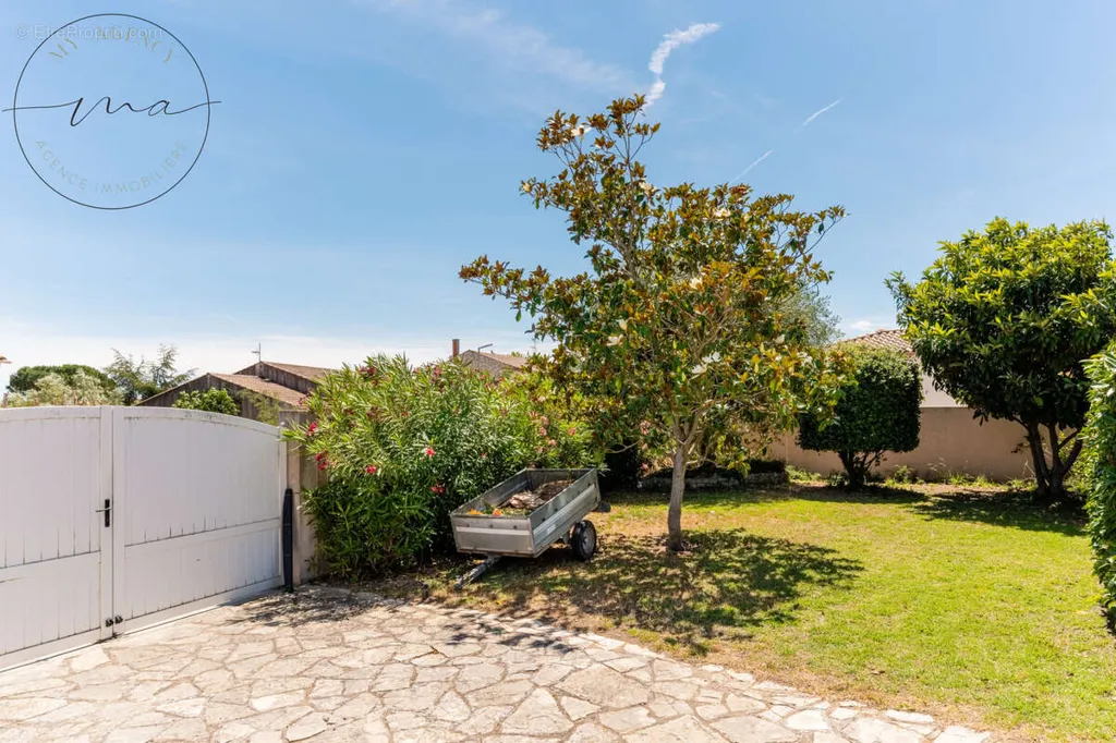 Giardino - Provençal Style House with Pool in Lignan-sur-Orb