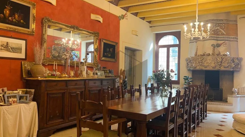 Söögituba - Historic Villa with Private Courtyard in Verona