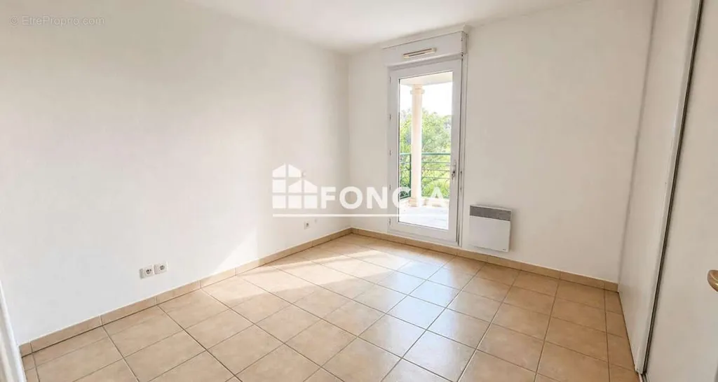 Pièces - Appartement 3 Pièces avec Vue Lac et Piscine