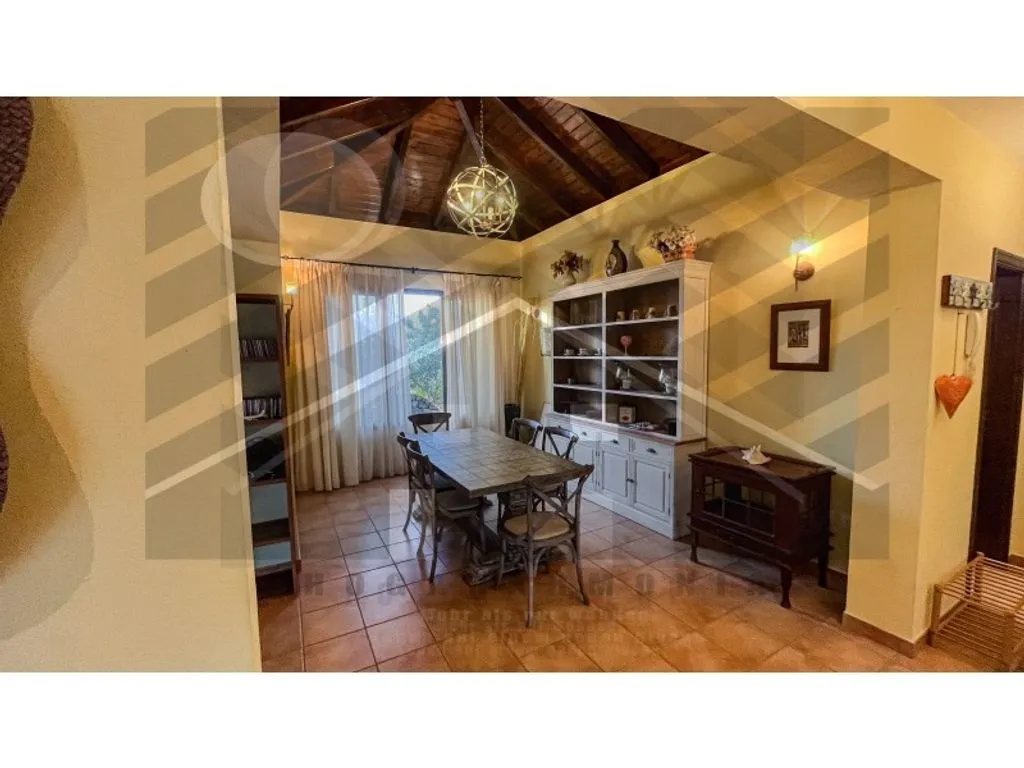 Söögituba - Luxury Villa with Dual Pools in Lajares