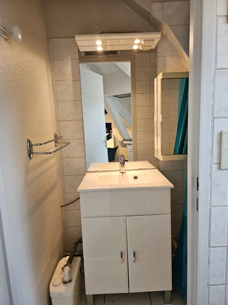 Salles de bain - Studio en Centre-ville à Aix-les-Bains