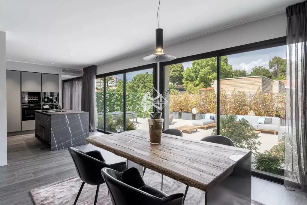 Dining Room - Renovated Penthouse with Panoramic View in Cannes
